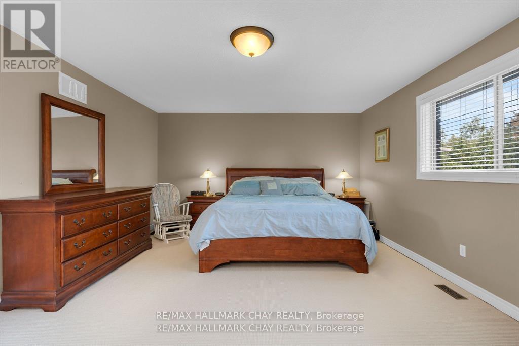 82 Bishop Drive, Barrie (Ardagh), Ontario  L4N 7P4 - Photo 21 - S13126668