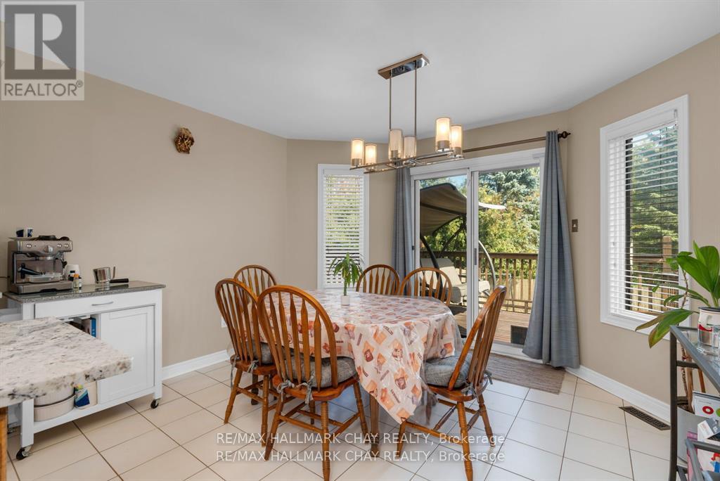 82 Bishop Drive, Barrie (Ardagh), Ontario  L4N 7P4 - Photo 6 - S13126668