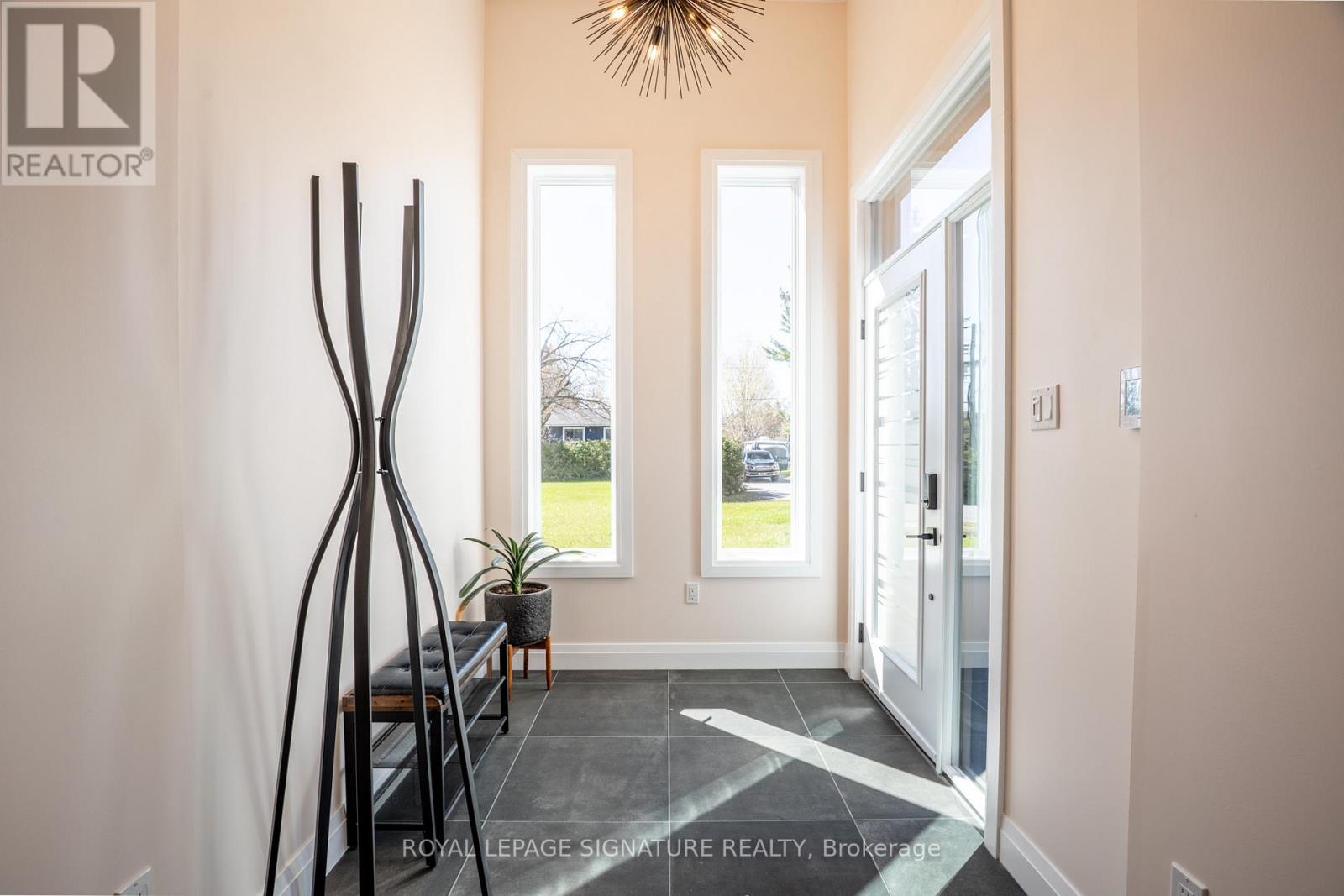 34 Champlain Crescent, Oro-Medonte (Warminster), Ontario  L0K 1E0 - Photo 2 - S13126906