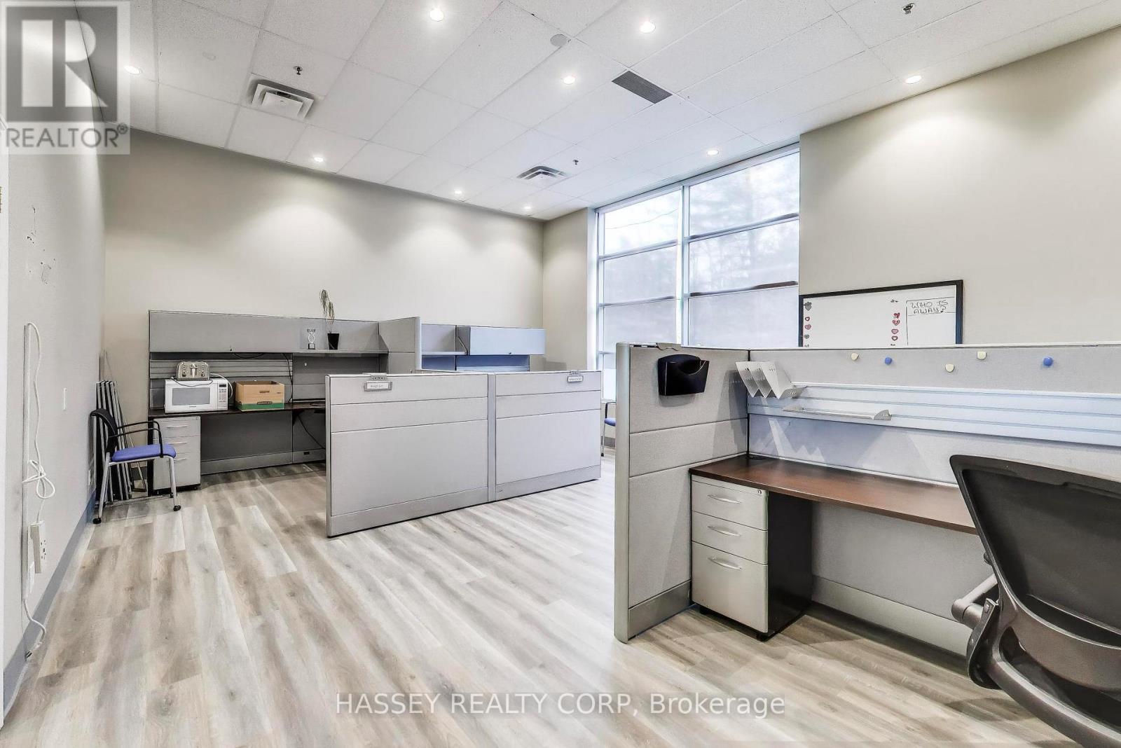 4 - 229 Mapleview Drive E, Barrie (0 East), Ontario  L4N 0W5 - Photo 4 - S13126994