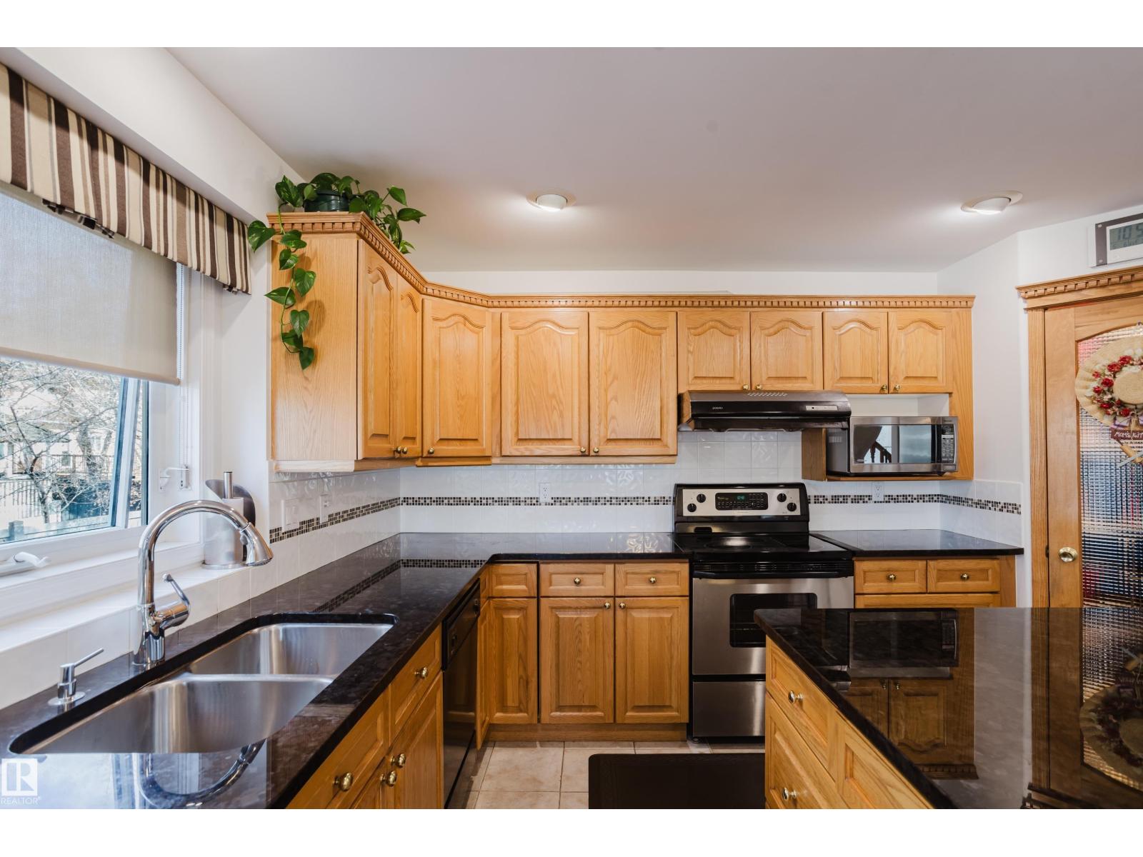 518 Reid Close Cl Nw Nw, Edmonton, Alberta  T6R 2M3 - Photo 8 - E4487590