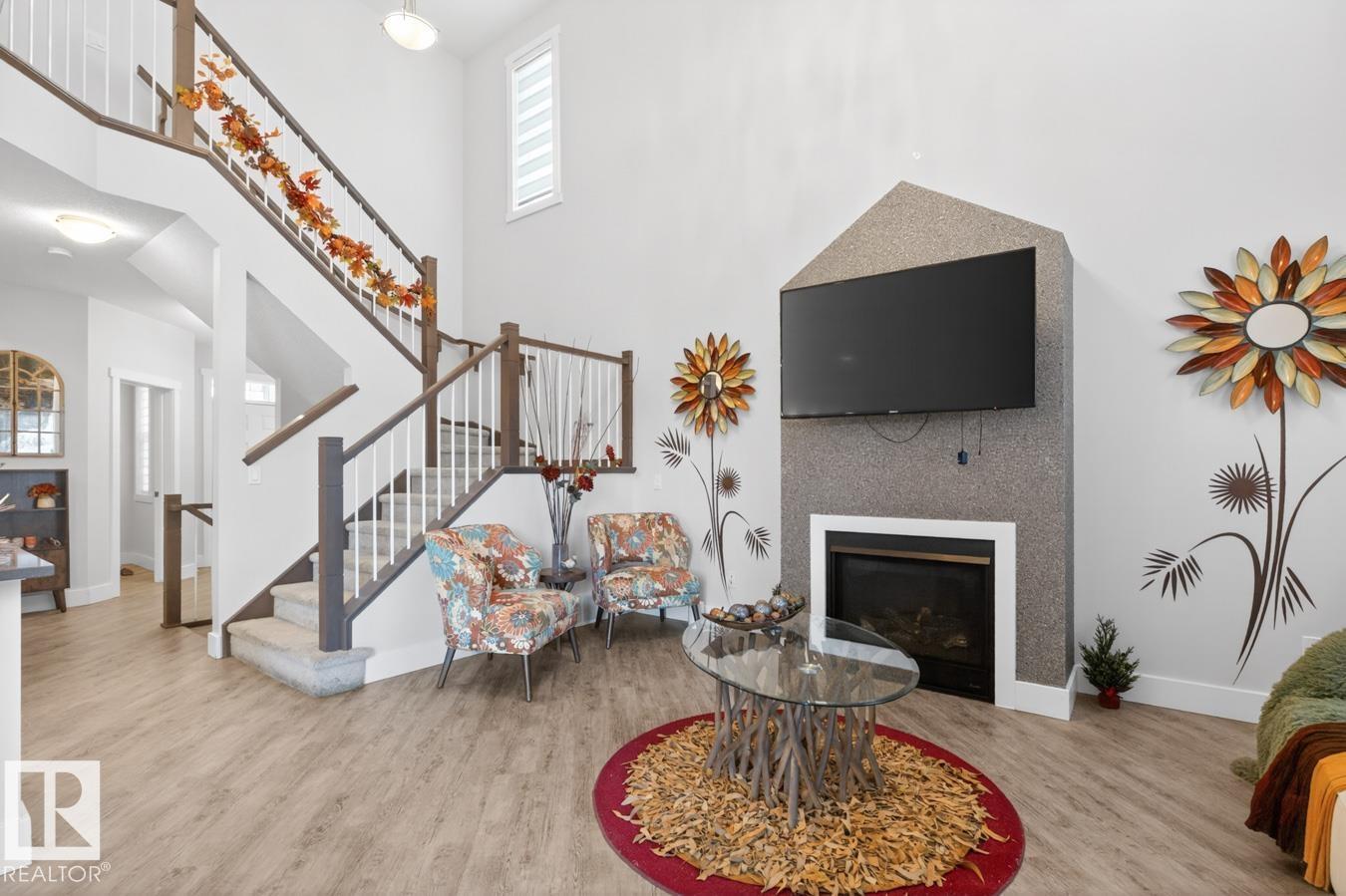 7942 Erasmus Cr Nw, Edmonton, Alberta  T6M 0S2 - Photo 3 - E4487597