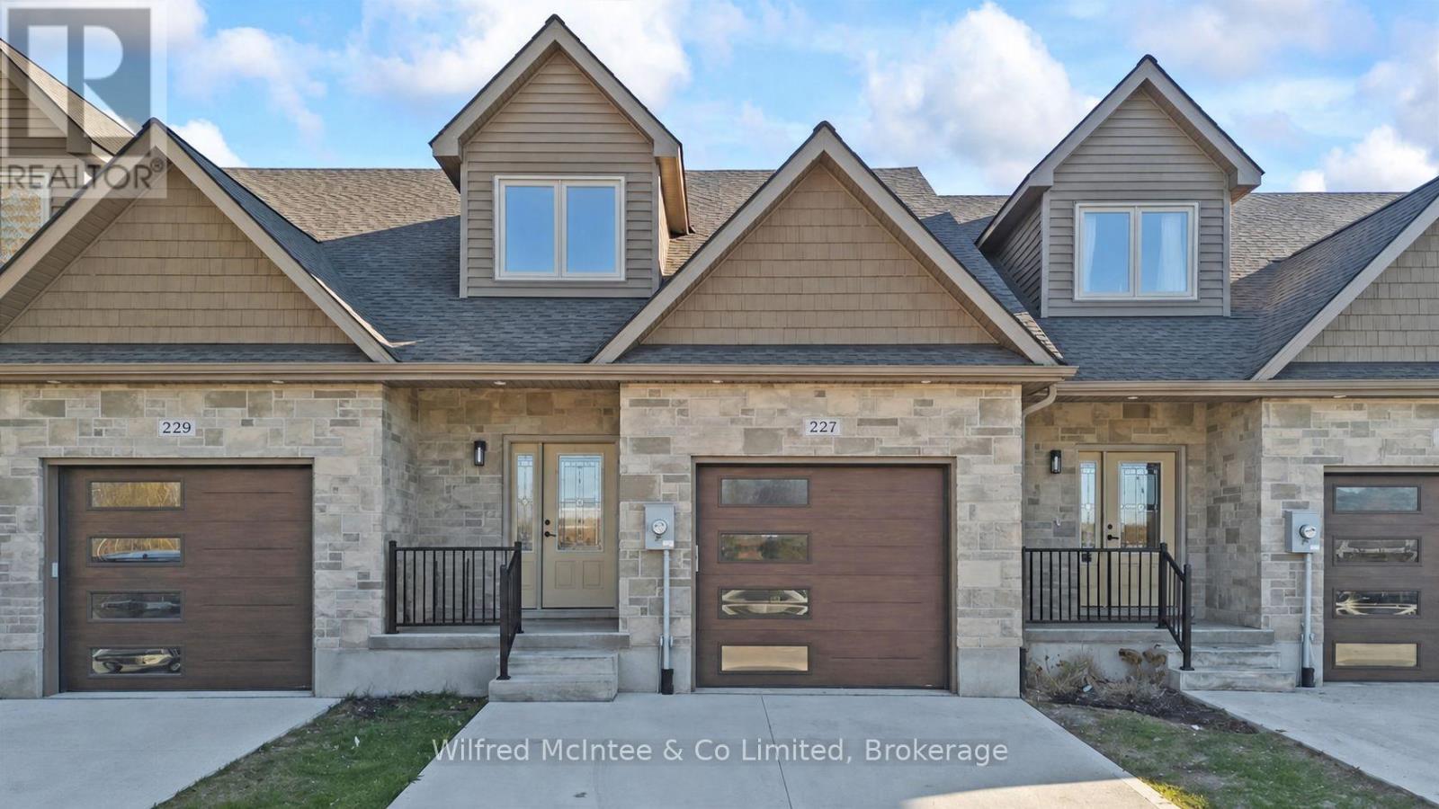 227 Saugeen Street, Saugeen Shores, Ontario  N0H 2L0 - Photo 1 - X12766706
