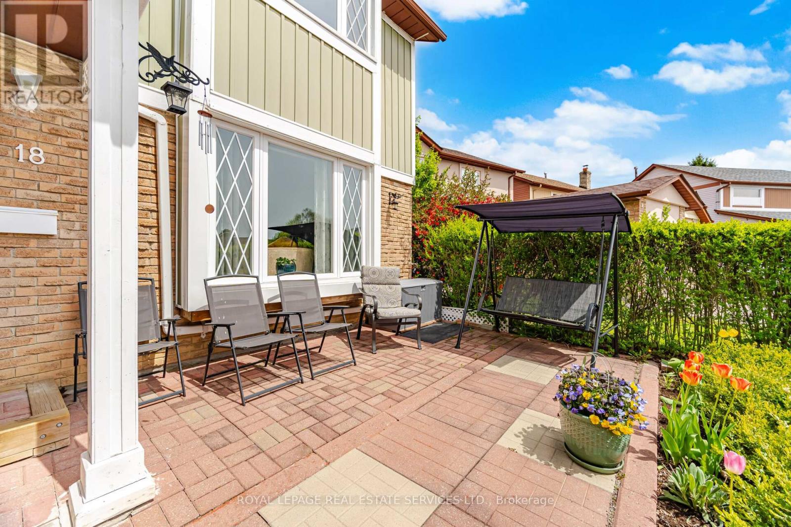 18 Wolverton Crescent, Brampton, Ontario  L6S 3L1 - Photo 4 - W13126640