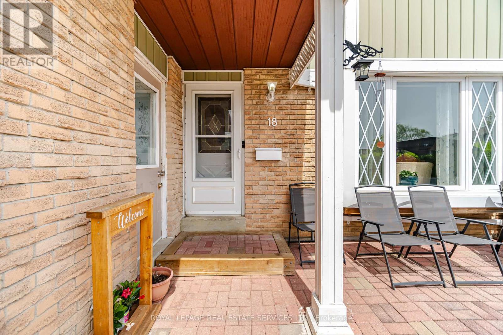 18 Wolverton Crescent, Brampton, Ontario  L6S 3L1 - Photo 5 - W13126640