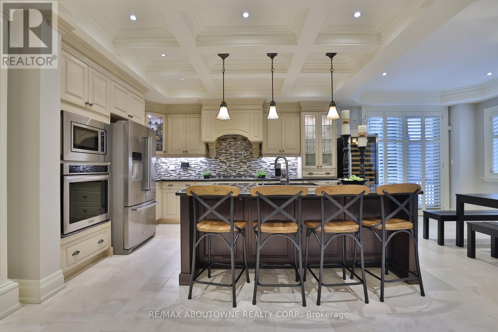 390 Seaton Drive, Oakville, Ontario  L6L 3Y2 - Photo 8 - W13126692