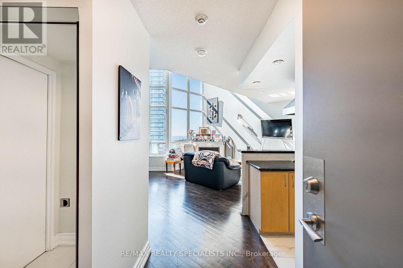838 - 250 Manitoba Street, Toronto, Ontario M8Y 4G8 - Photo 3 - W13126822