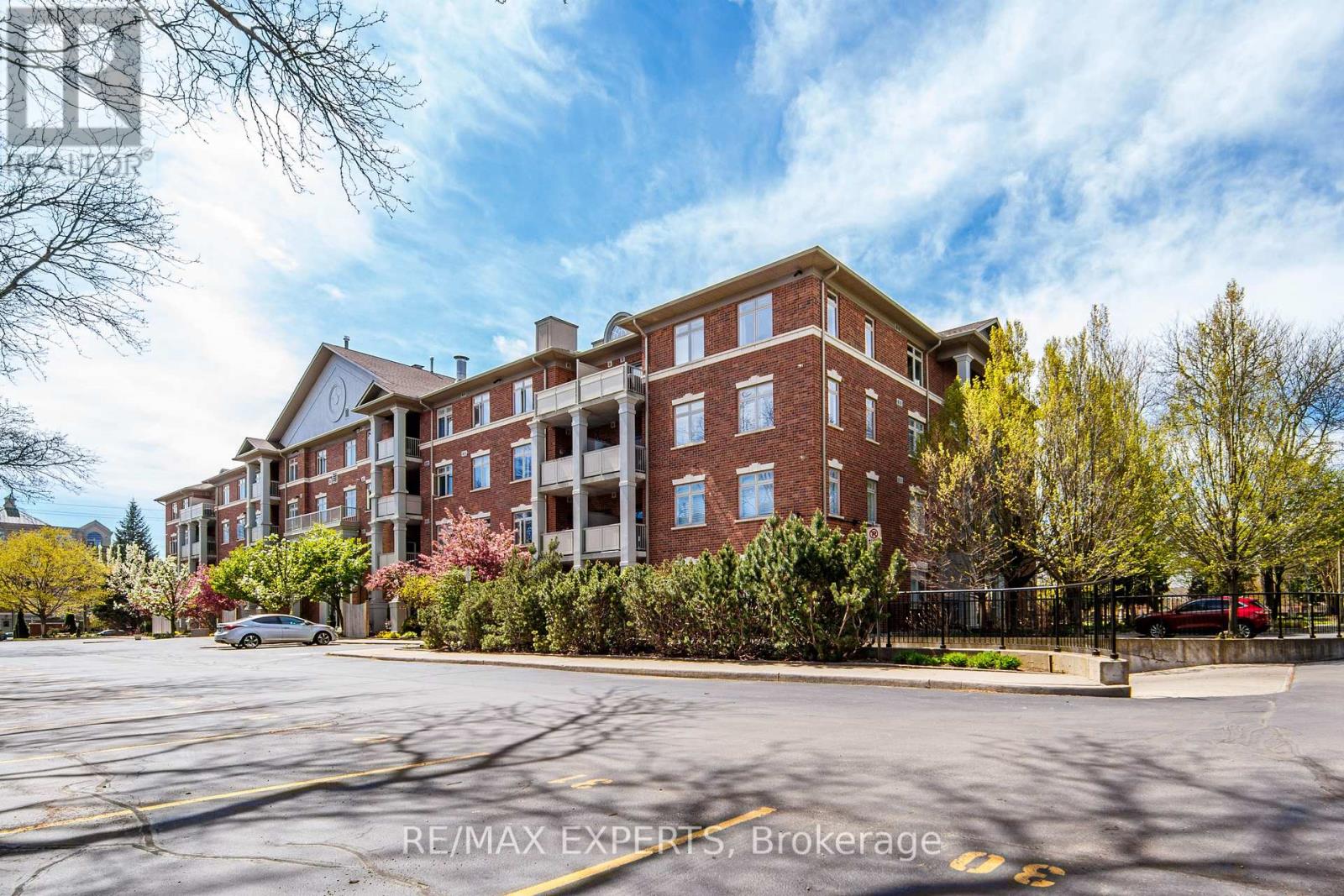 102 - 391 PLAINS ROAD E, Burlington, Ontario