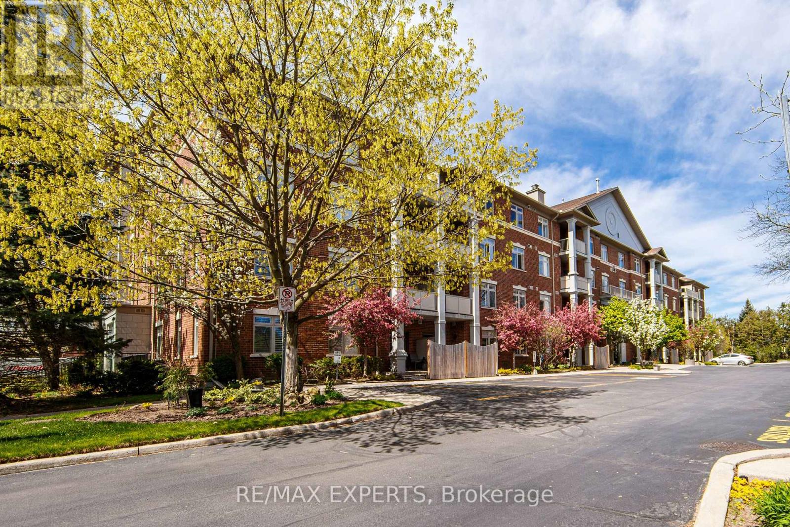 102 - 391 Plains Road E, Burlington, Ontario  L7T 4M2 - Photo 2 - W13126830