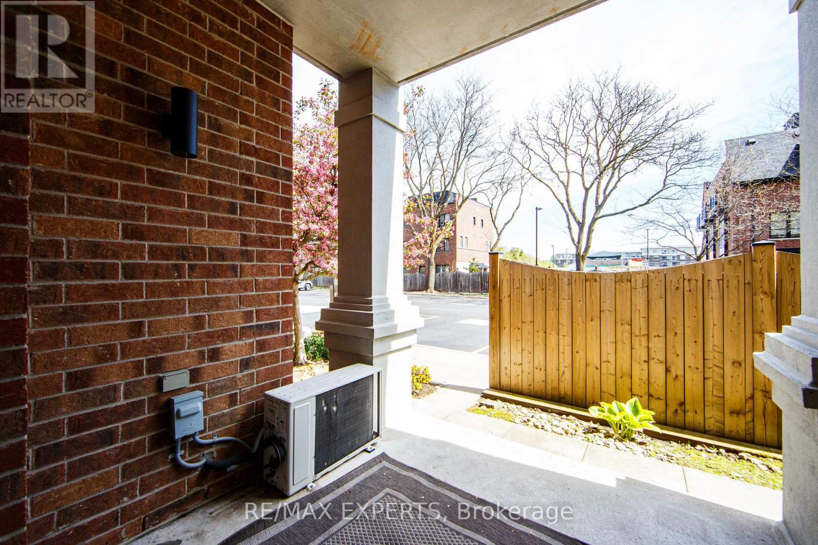 102 - 391 Plains Road E, Burlington, Ontario  L7T 4M2 - Photo 33 - W13126830