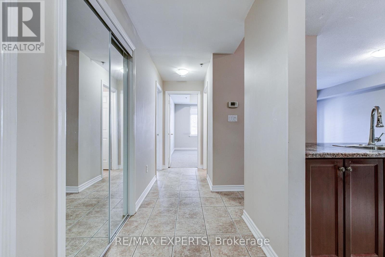 102 - 391 Plains Road E, Burlington, Ontario  L7T 4M2 - Photo 4 - W13126830