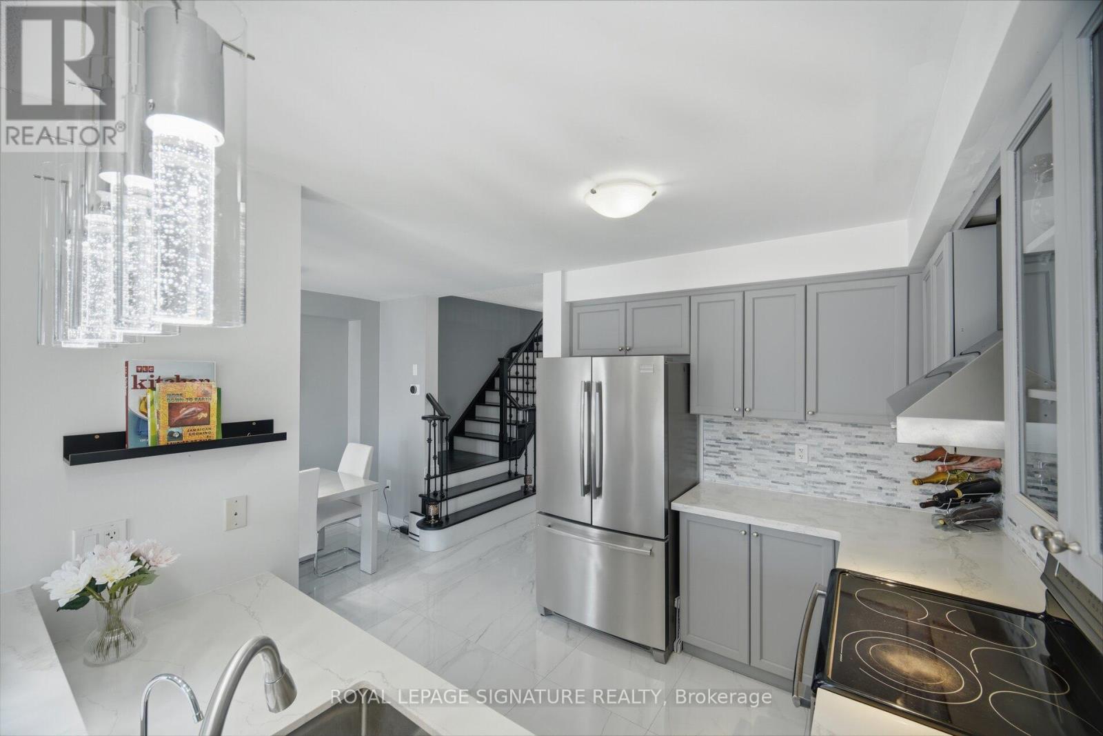 7 Cedarbrook Road, Brampton, Ontario  L6R 0W7 - Photo 6 - W13126838
