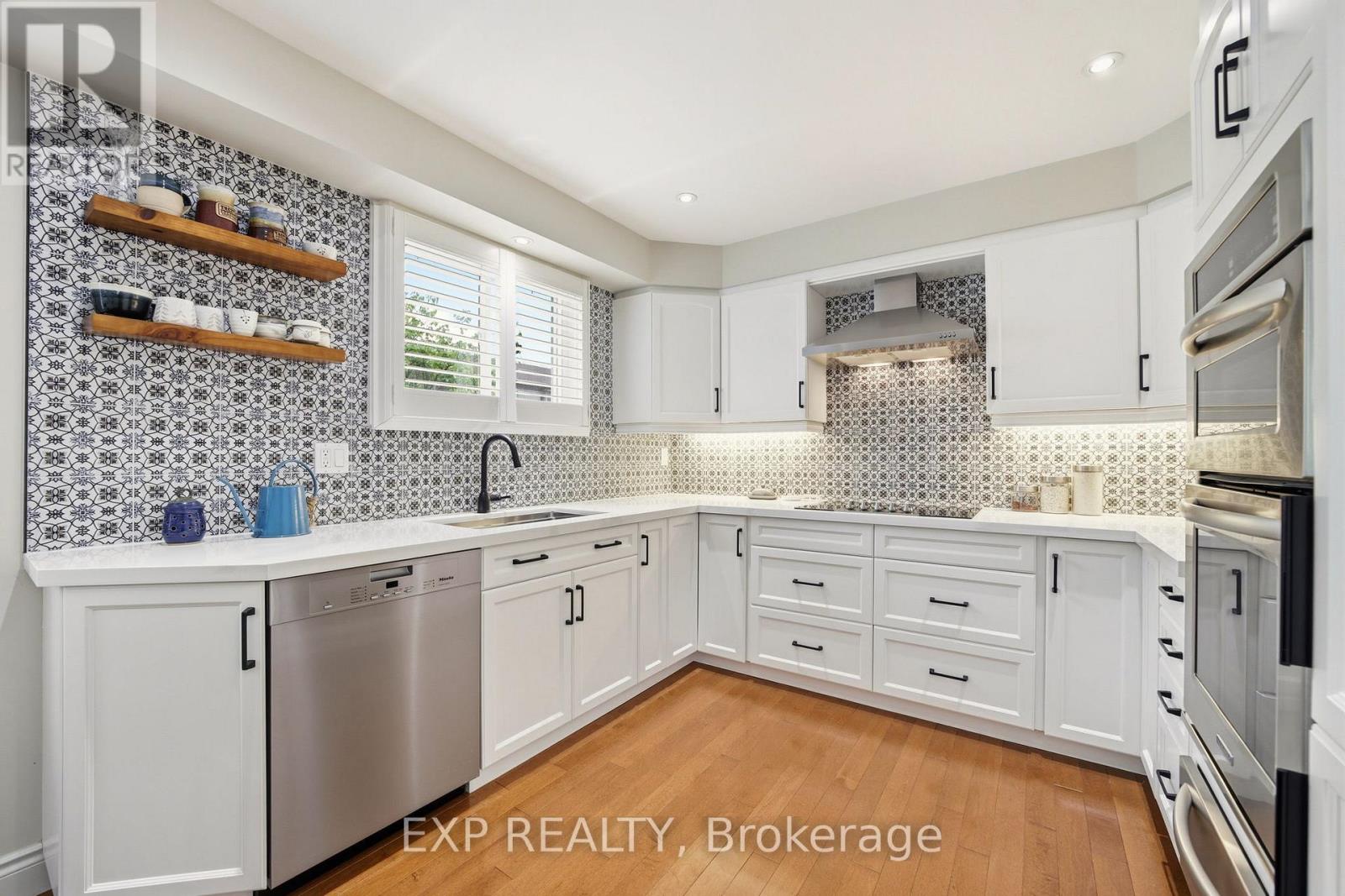 2 - 1010 Walden Circle, Mississauga, Ontario  L5J 4J9 - Photo 4 - W13126856