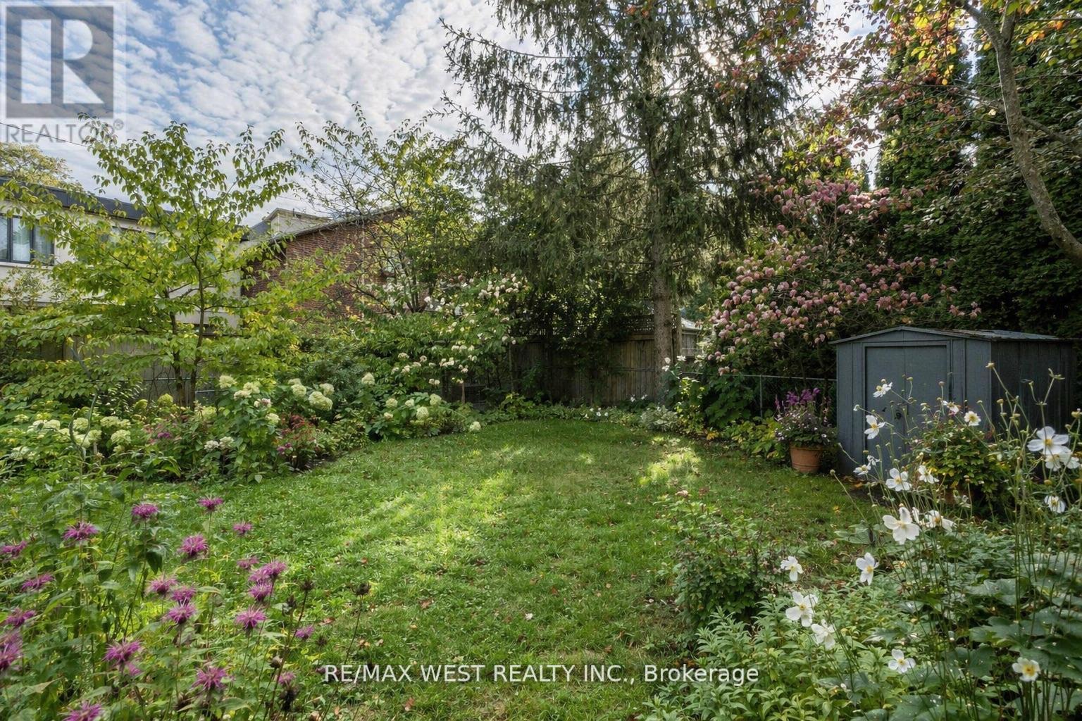 3 Glenroy Avenue, Toronto, Ontario  M8Y 2L9 - Photo 18 - W13126902