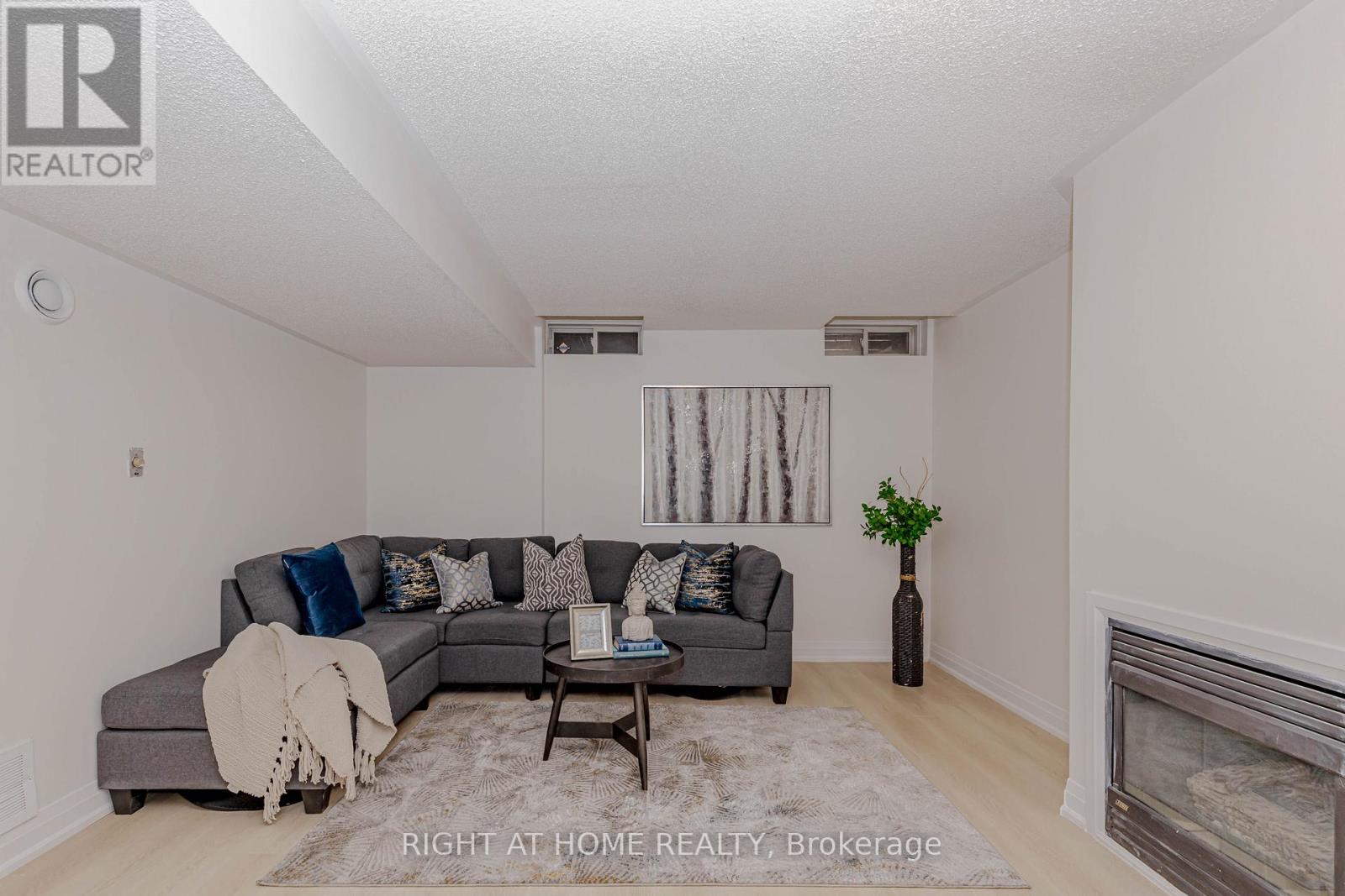 21 Carabram Court, Brampton, Ontario  L6X 4M2 - Photo 45 - W13126908