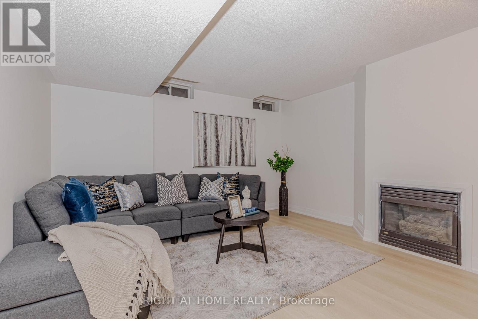 21 Carabram Court, Brampton, Ontario  L6X 4M2 - Photo 46 - W13126908
