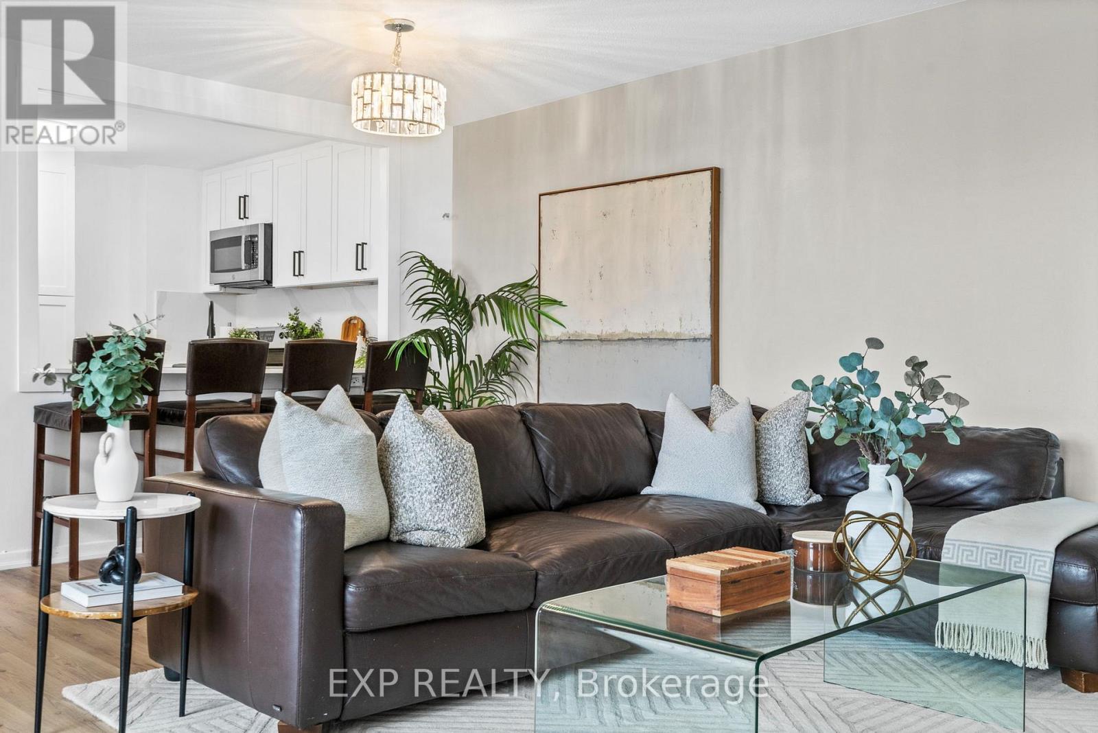 905 - 2323 CONFEDERATION PARKWAY, Mississauga, Ontario