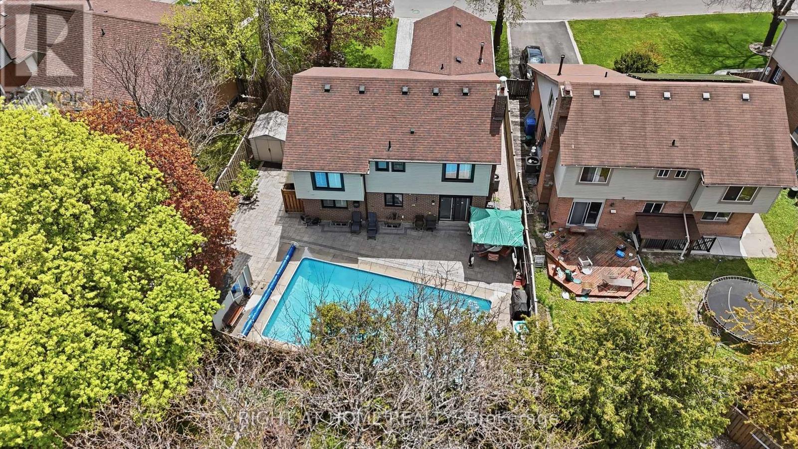 33 PARKSIDE DRIVE, Brampton, Ontario