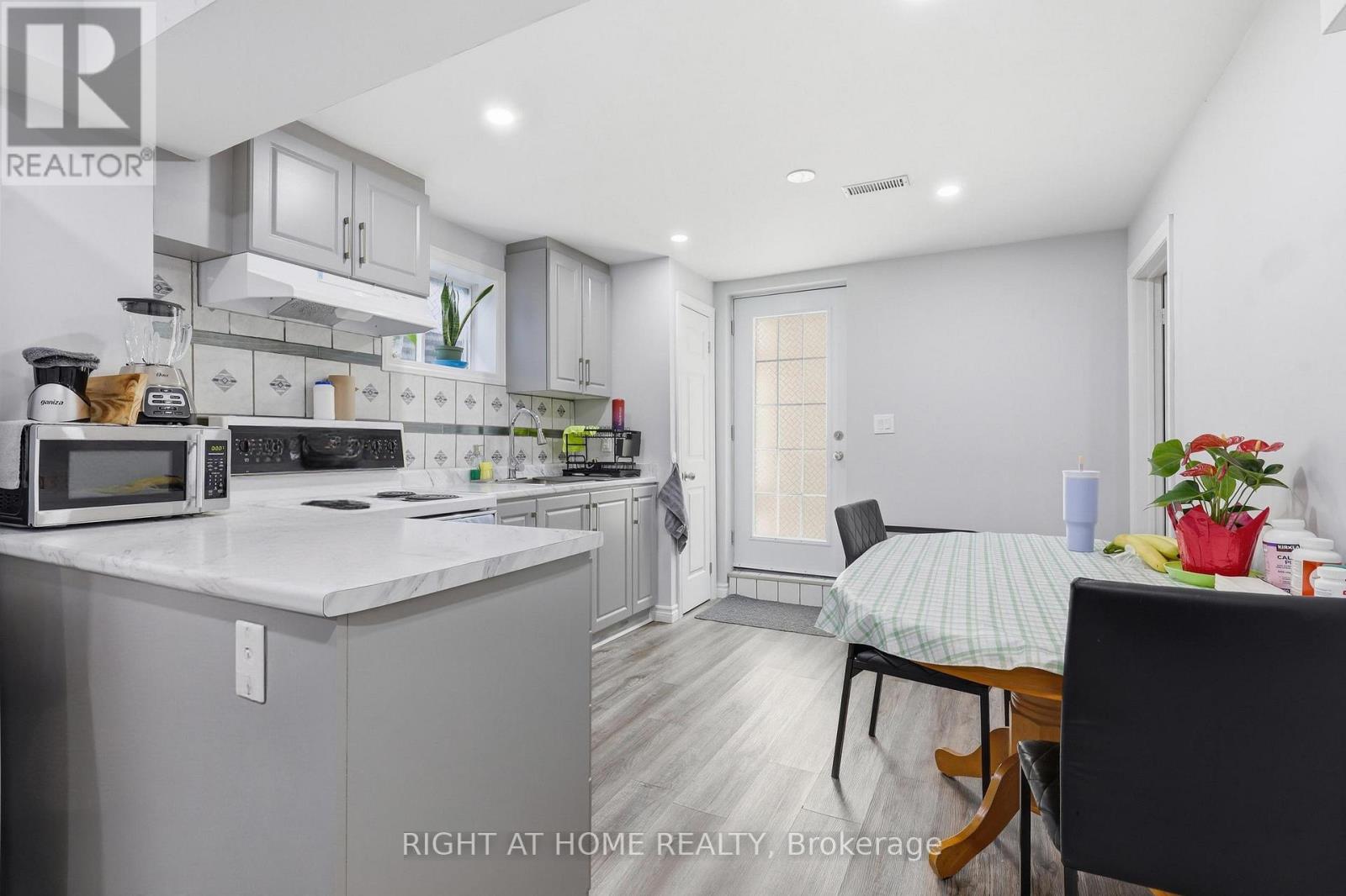 33 Parkside Drive, Brampton, Ontario  L6Y 2H2 - Photo 30 - W13127002