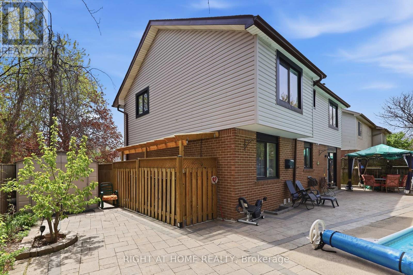 33 Parkside Drive, Brampton, Ontario  L6Y 2H2 - Photo 36 - W13127002