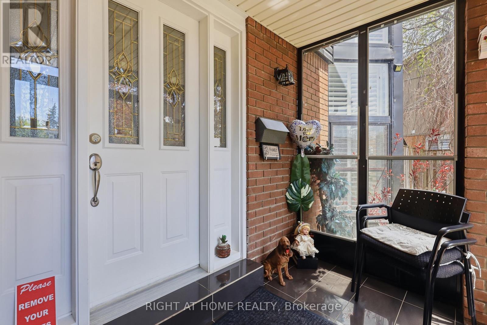 33 Parkside Drive, Brampton, Ontario  L6Y 2H2 - Photo 7 - W13127002