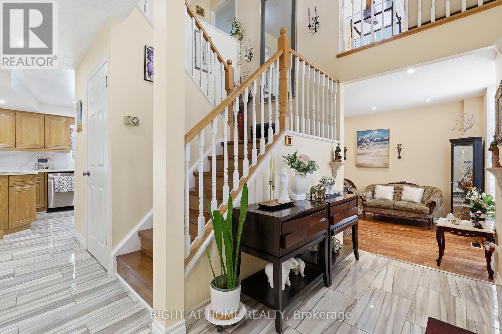 33 Parkside Drive, Brampton, Ontario  L6Y 2H2 - Photo 8 - W13127002