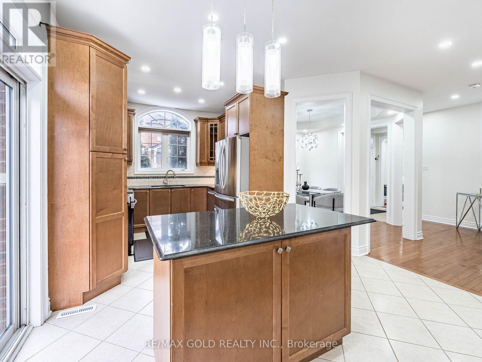 2 Bryony Road, Brampton, Ontario  L7A 0W3 - Photo 12 - W13127098
