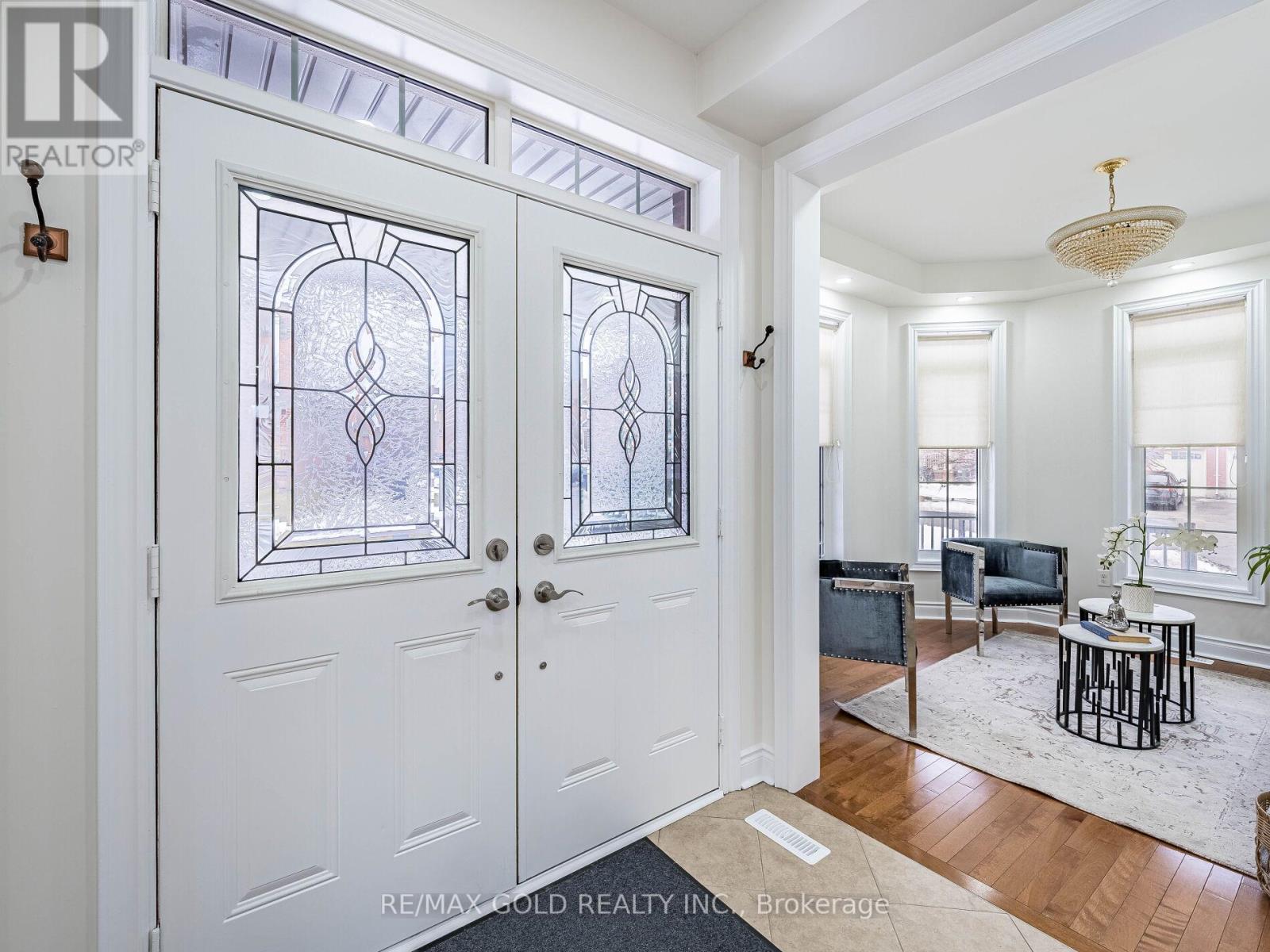 2 Bryony Road, Brampton, Ontario  L7A 0W3 - Photo 4 - W13127098