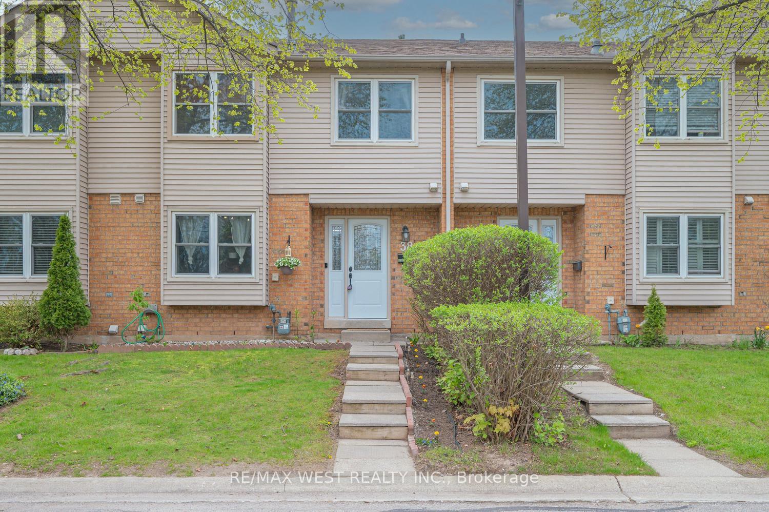 38 - 2065 Amherst Heights Court, Burlington, Ontario  L7P 4R7 - Photo 3 - W13127106
