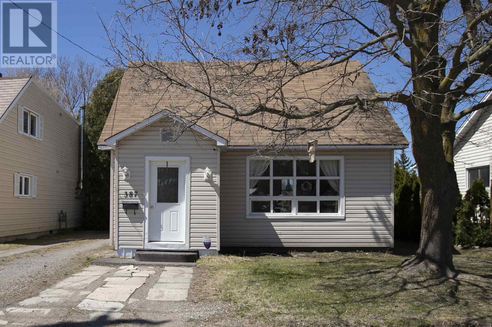 387 Pim St, Sault Ste. Marie, Ontario  P6B 2T9 - Photo 2 - SM260855