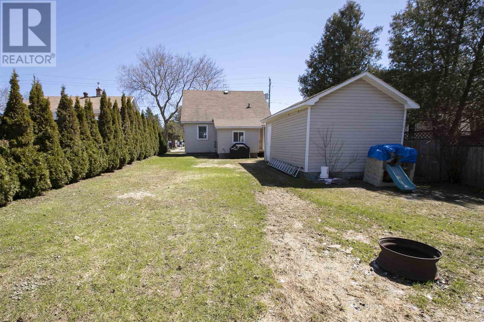 387 Pim St, Sault Ste. Marie, Ontario  P6B 2T9 - Photo 10 - SM260855