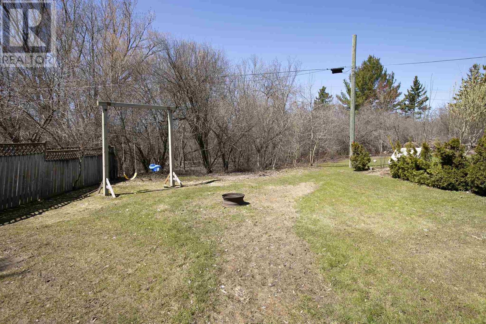 387 Pim St, Sault Ste. Marie, Ontario  P6B 2T9 - Photo 11 - SM260855