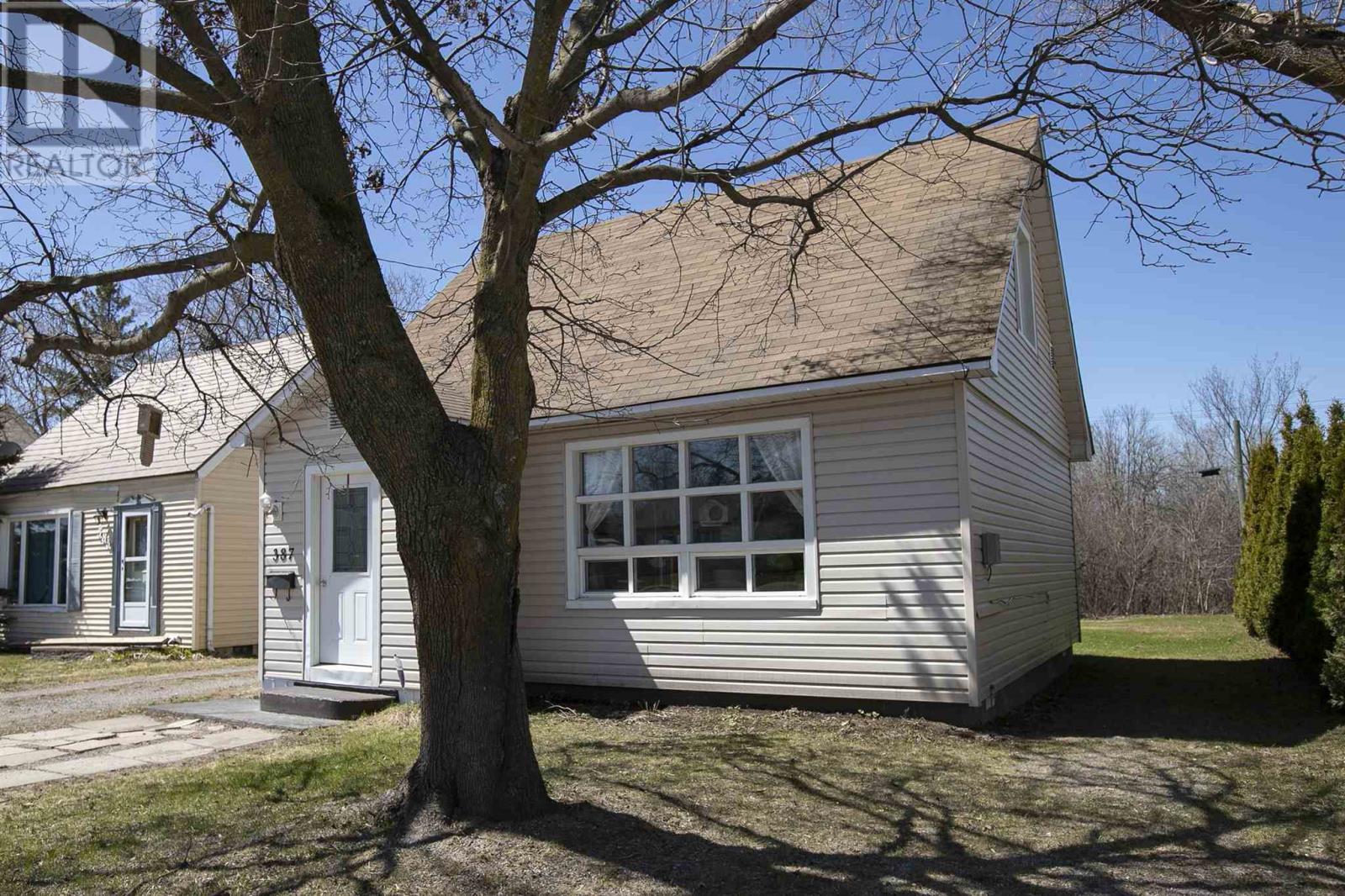 387 Pim St, Sault Ste. Marie, Ontario  P6B 2T9 - Photo 3 - SM260855