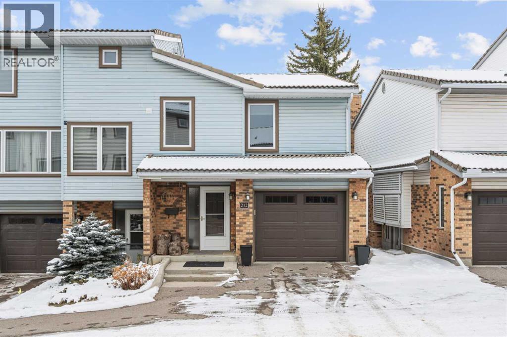 212 Coachway Lane SW, Calgary, Alberta
