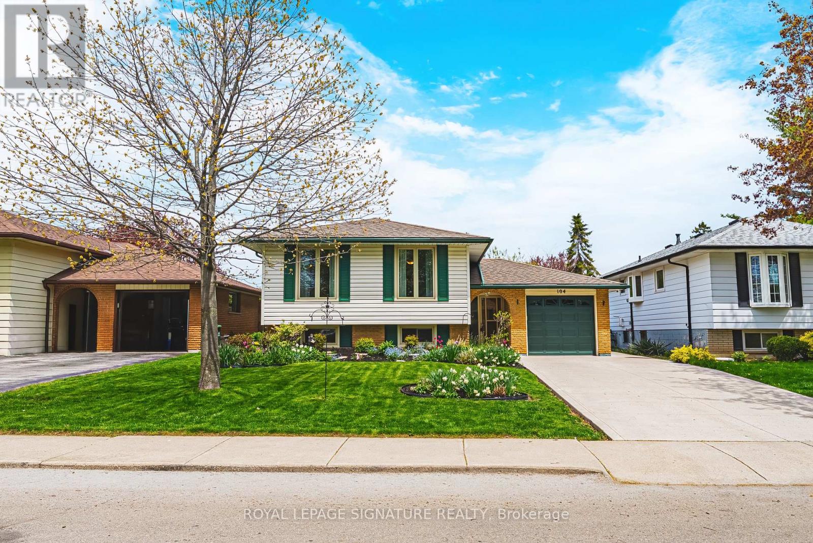 104 GARDINER DRIVE, Hamilton, Ontario