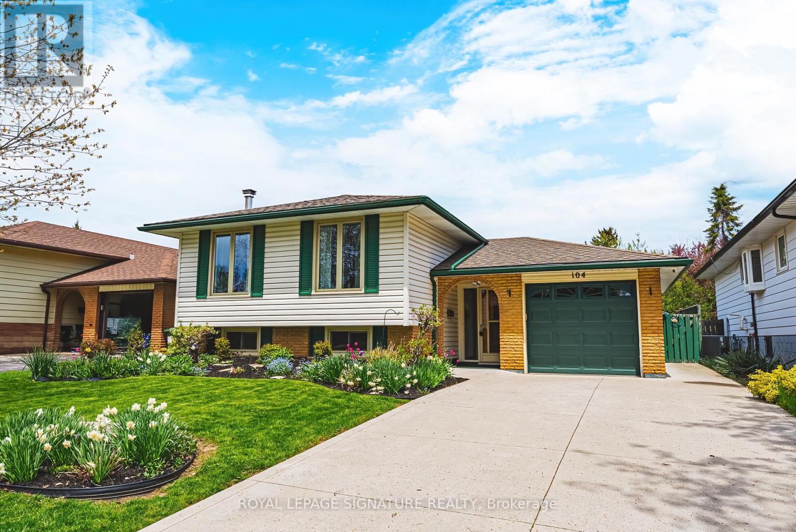 104 Gardiner Drive, Hamilton, Ontario  L9C 5W8 - Photo 2 - X13126660
