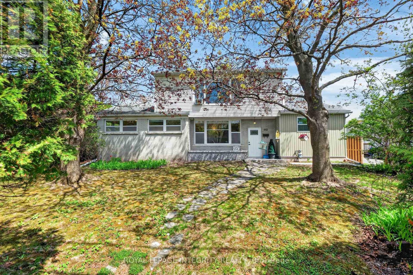 957 BLAIR ROAD, Ottawa, Ontario