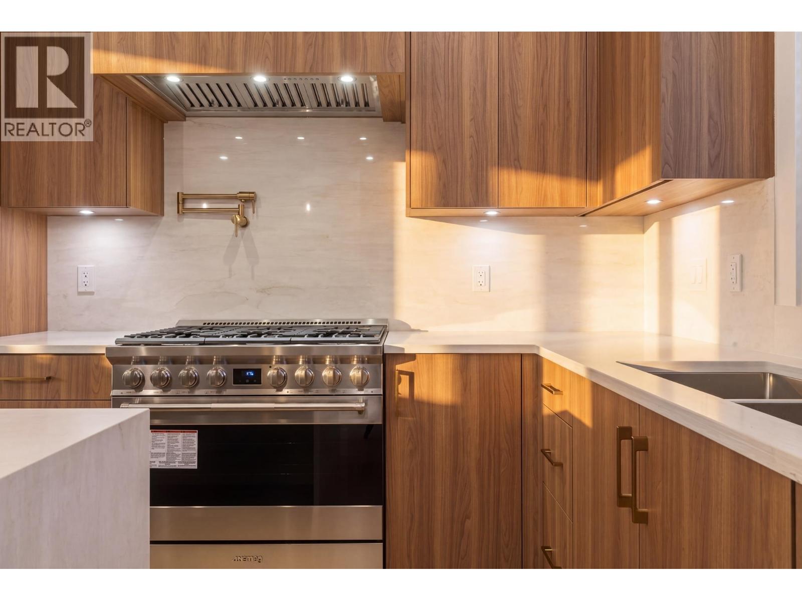 2055 E 4th Avenue, Vancouver, British Columbia  V5N 1K5 - Photo 10 - R3123648