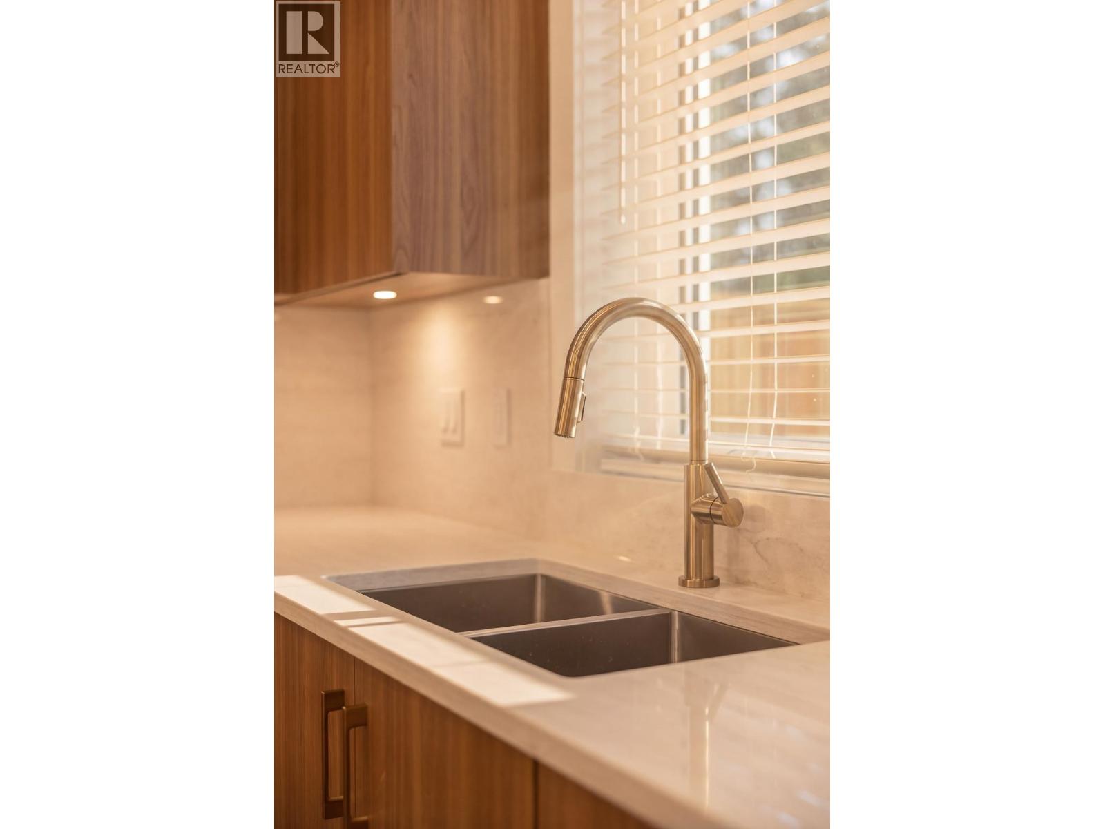 2055 E 4th Avenue, Vancouver, British Columbia  V5N 1K5 - Photo 6 - R3123648