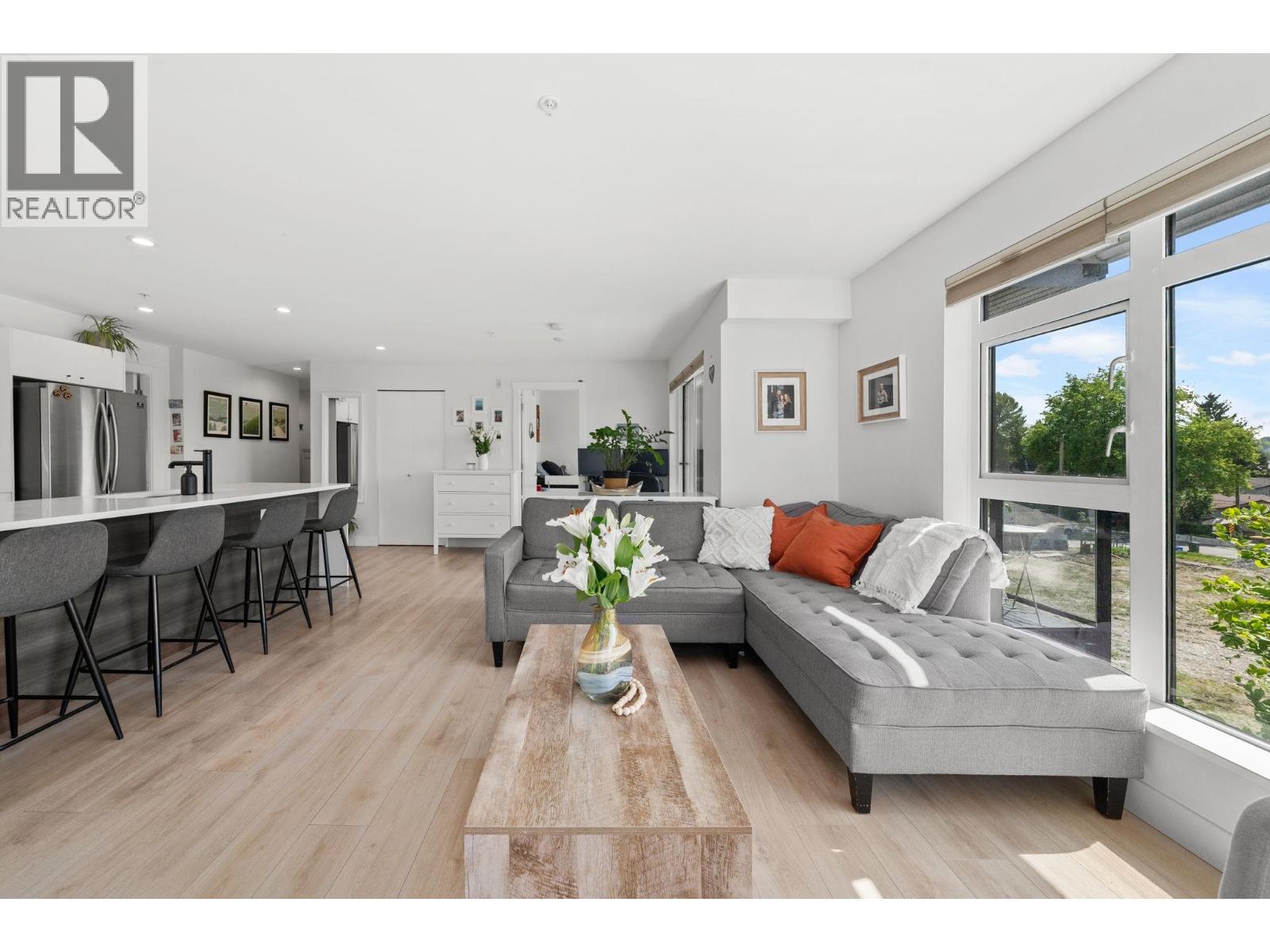 307 1519 Crown Street, North Vancouver, British Columbia  V7J 1G6 - Photo 3 - R3123649