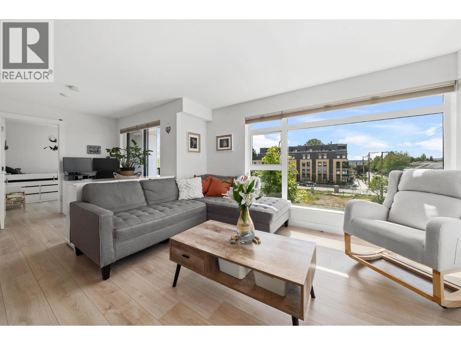 307 1519 Crown Street, North Vancouver, British Columbia  V7J 1G6 - Photo 4 - R3123649