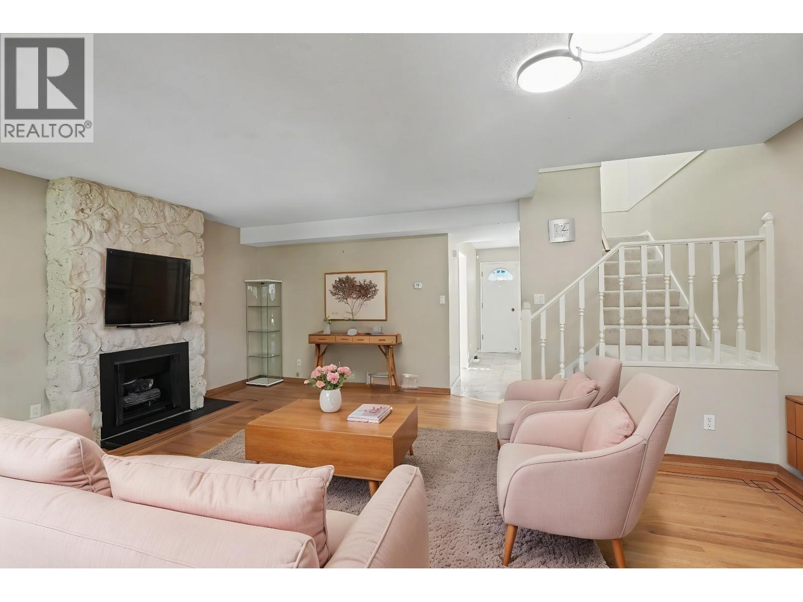 7305 Coronado Drive, Burnaby, British Columbia  V5A 1P9 - Photo 8 - R3123655