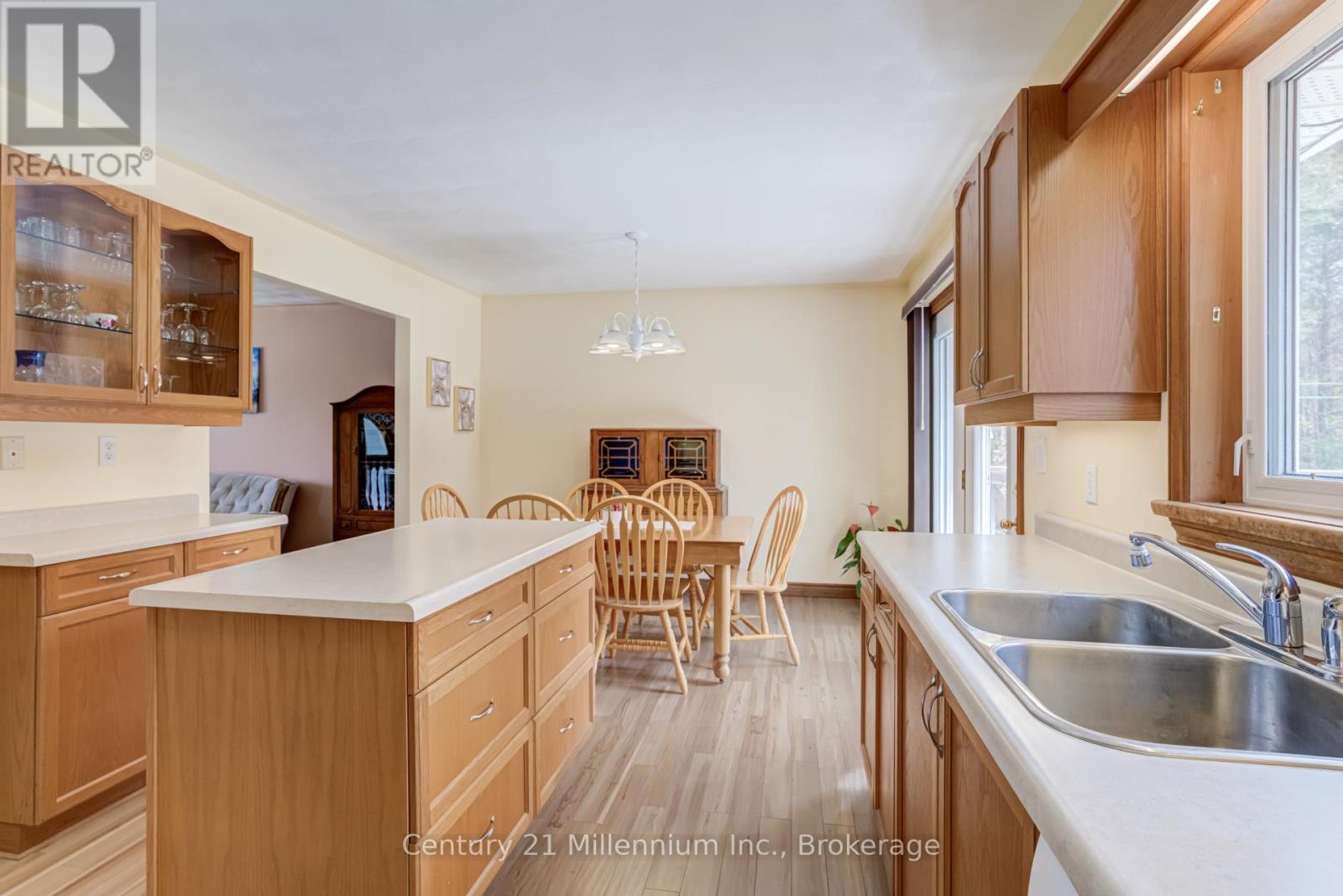 34 Pine Tree Drive, South Bruce Peninsula, Ontario  N0H 2T0 - Photo 11 - X13127196