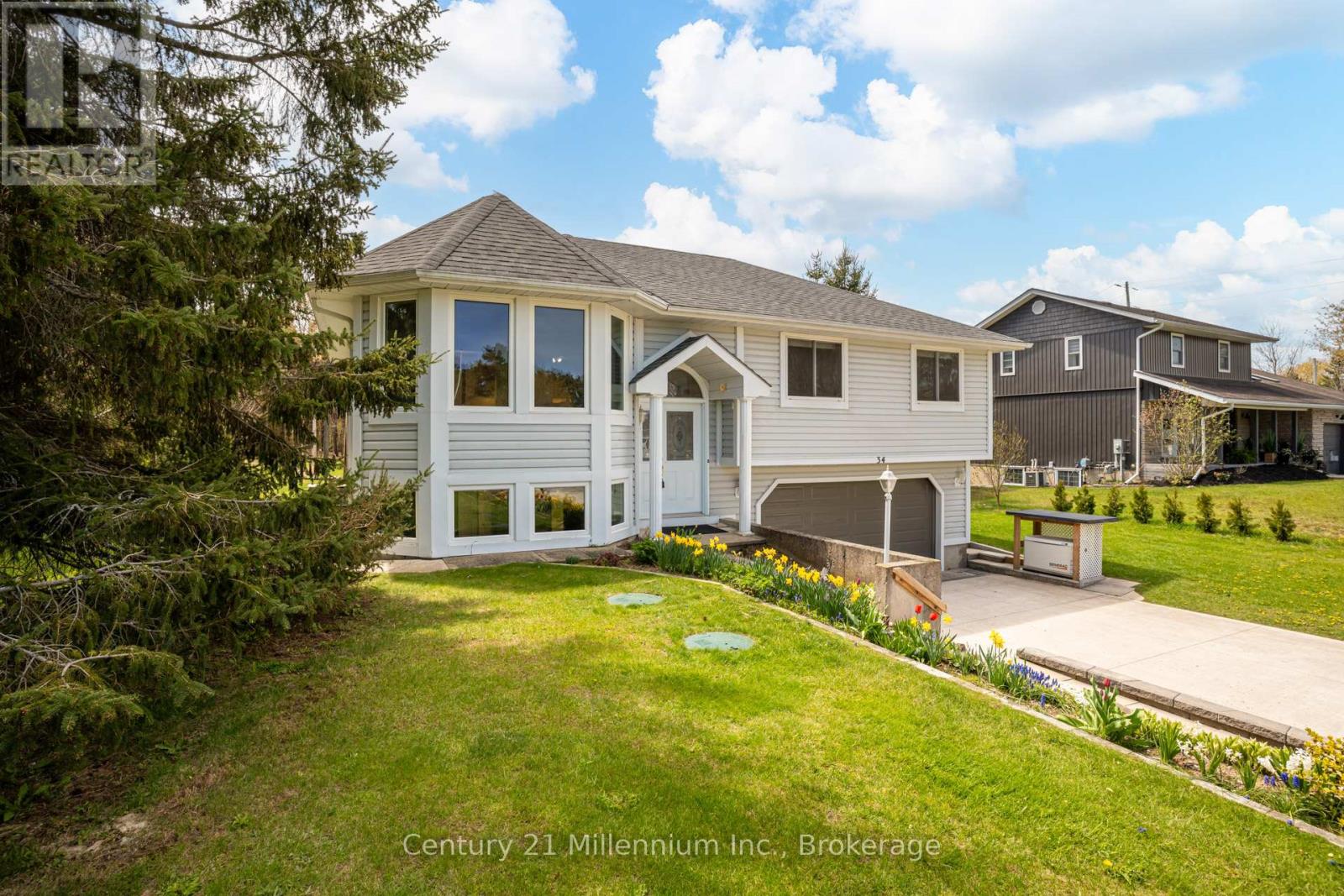34 Pine Tree Drive, South Bruce Peninsula, Ontario  N0H 2T0 - Photo 2 - X13127196
