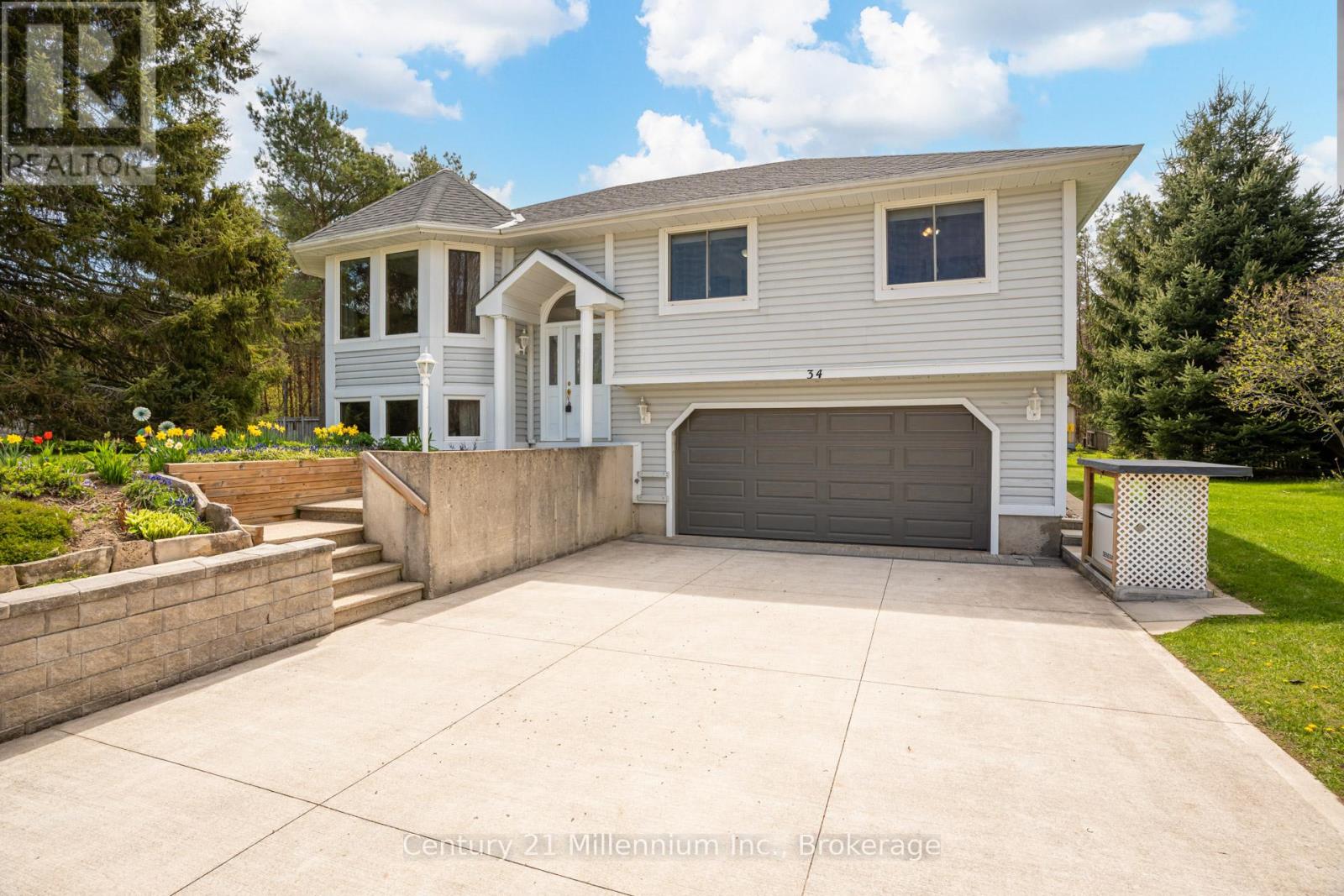 34 Pine Tree Drive, South Bruce Peninsula, Ontario  N0H 2T0 - Photo 4 - X13127196