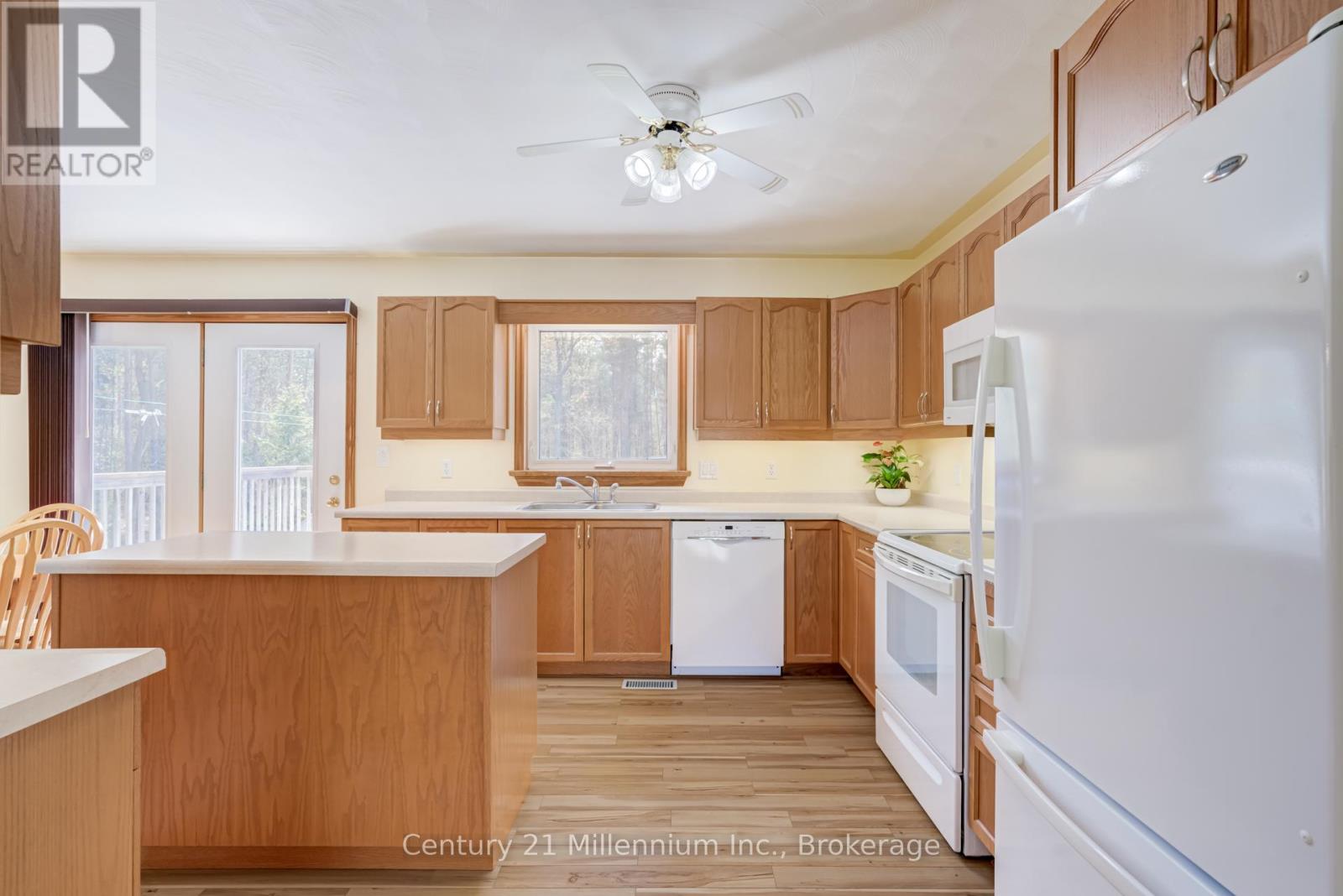 34 Pine Tree Drive, South Bruce Peninsula, Ontario  N0H 2T0 - Photo 8 - X13127196