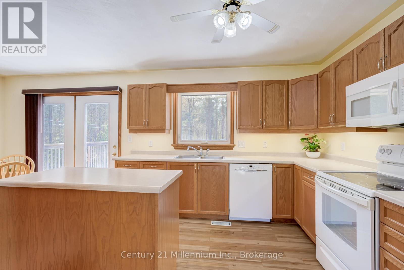 34 Pine Tree Drive, South Bruce Peninsula, Ontario  N0H 2T0 - Photo 9 - X13127196