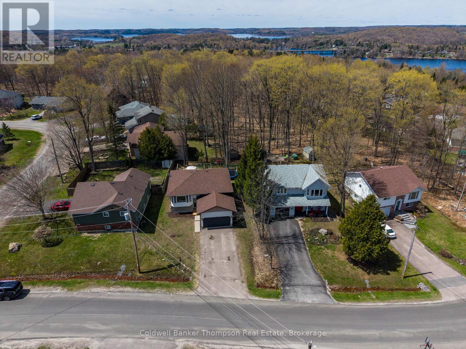 36 Southdale Drive, Huntsville, Ontario  P1H 1P7 - Photo 2 - X13127292