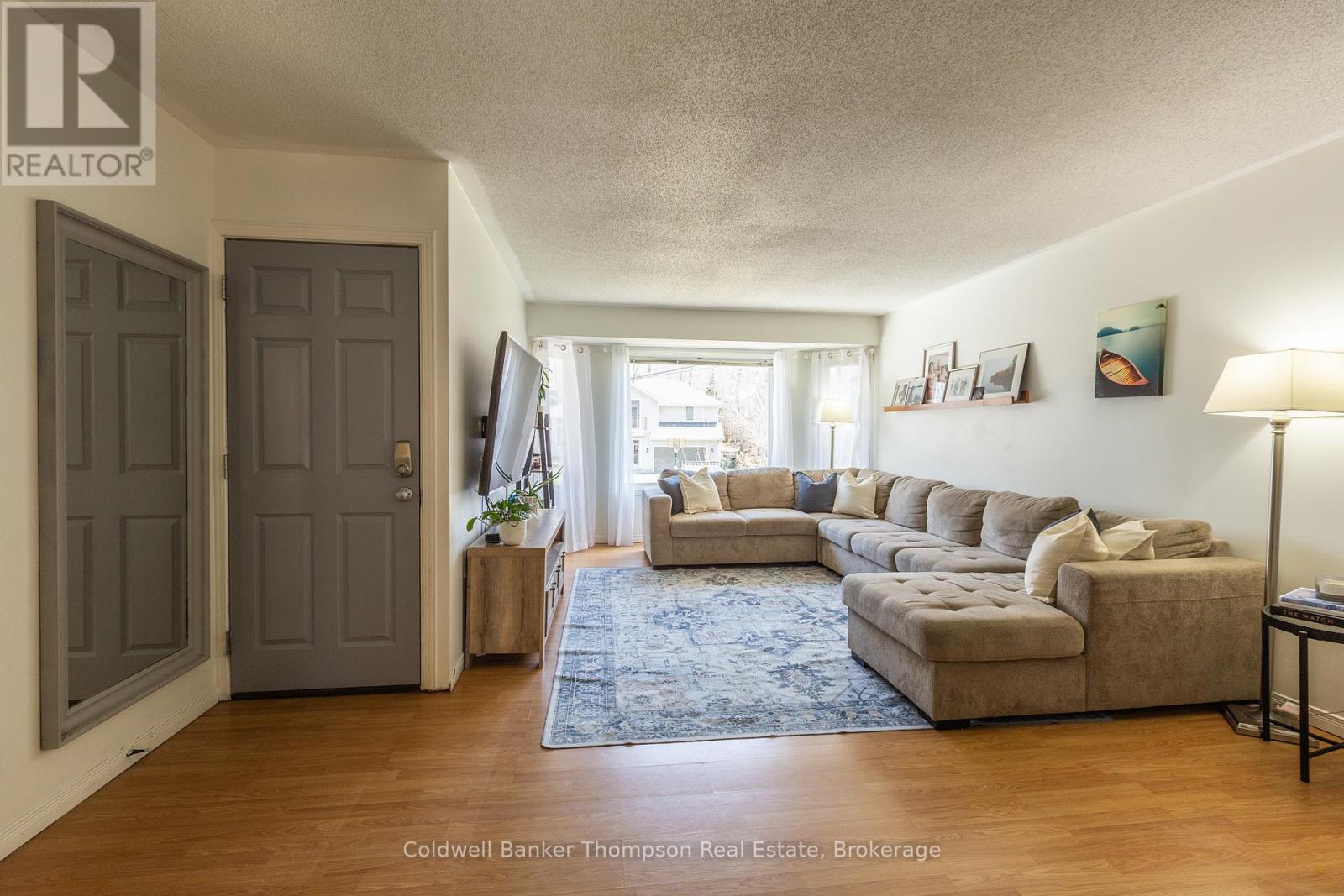 36 Southdale Drive, Huntsville, Ontario  P1H 1P7 - Photo 3 - X13127292