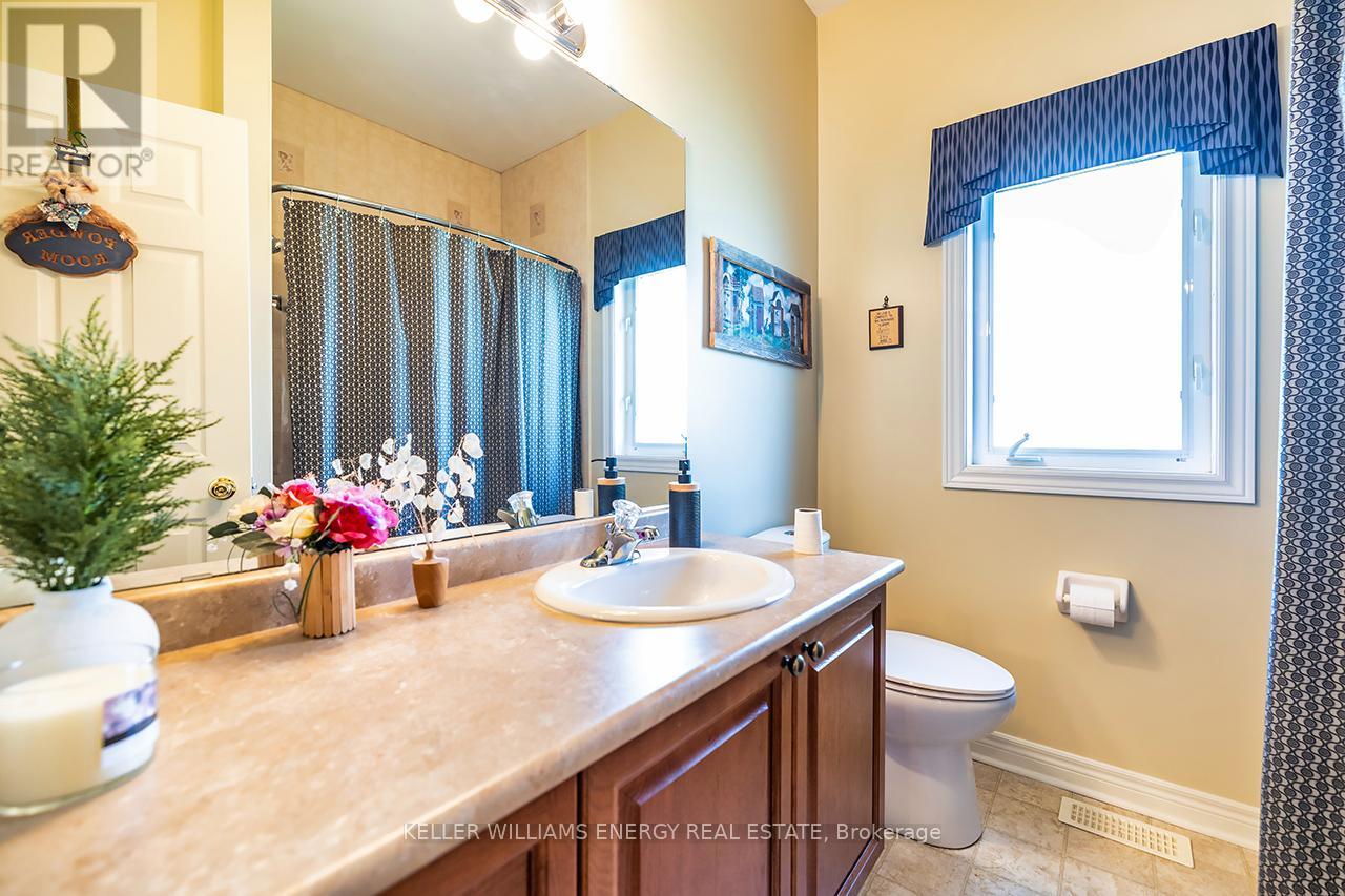 8 Hinkley Trail, Clarington, Ontario  L1B 1P4 - Photo 11 - E13127310